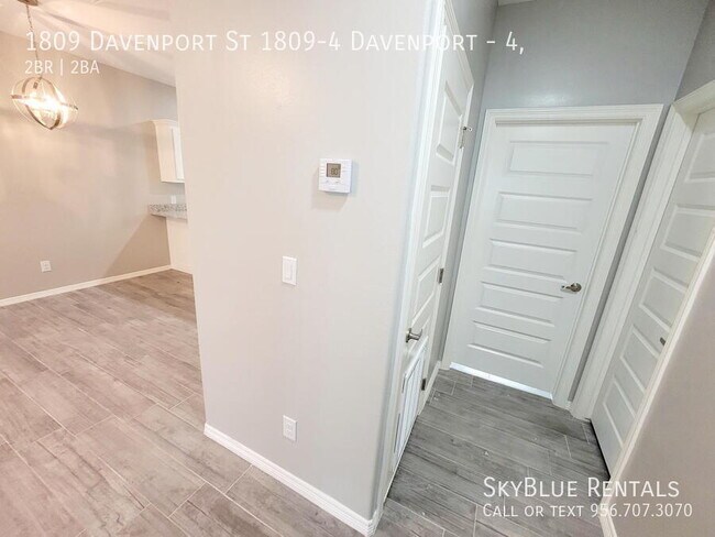 Building Photo - 1809 Davenport St