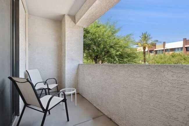 Building Photo - 6610 N 93rd Ave