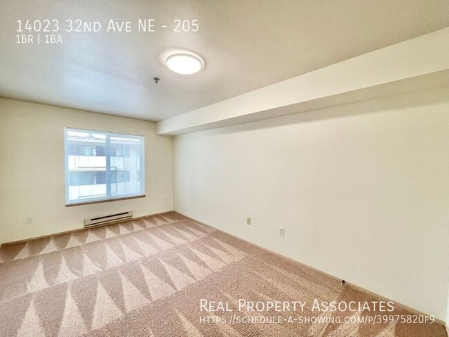 Building Photo - 14023 32nd Ave NE