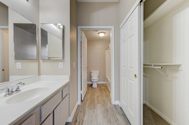 Building Photo - Ground Floor 2BD/2BA Condo in Gated Henderson Community – Resort-Style Amenities!