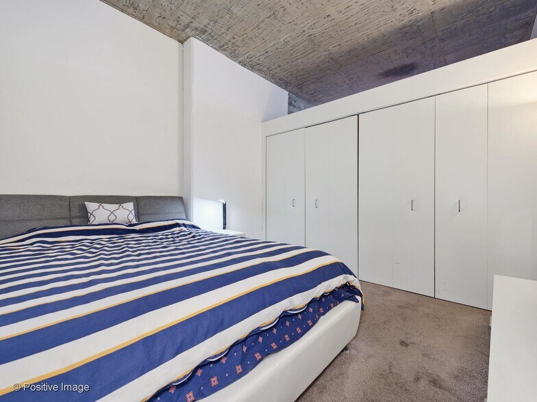 Building Photo - 1345 S Wabash Ave