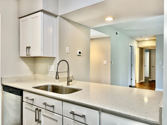 Building Photo - 11084 Harrowfield Rd