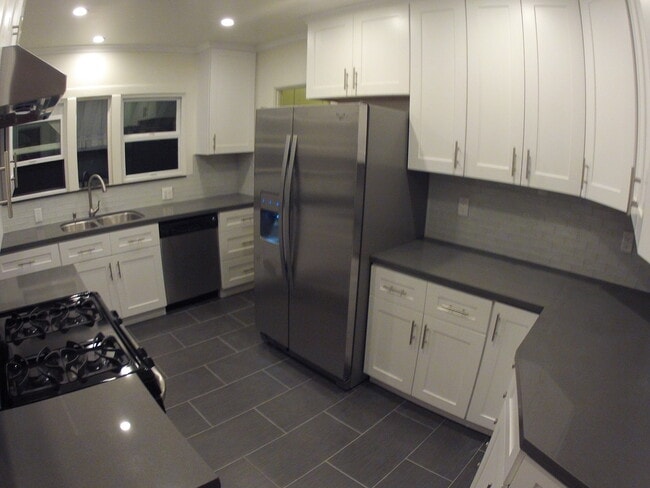 Building Photo - 8549 Clifton Wy