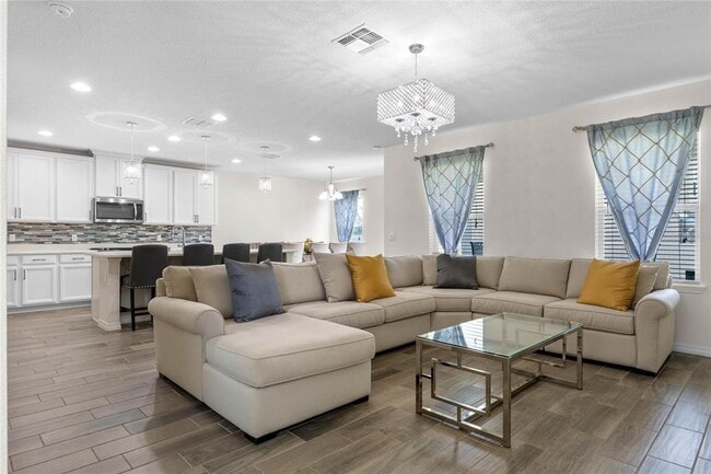 Building Photo - 3211 Turret Dr