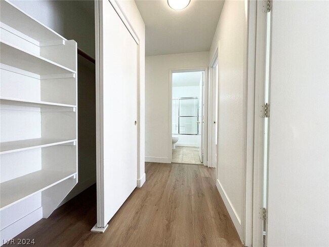 Building Photo - 11061 Cusumano Ct