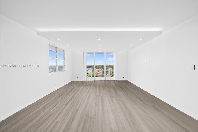 Building Photo - 16710 NE 9th Ave
