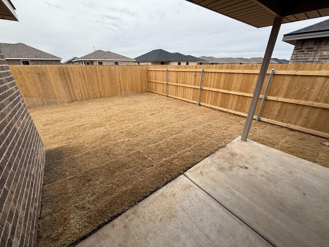 Building Photo - 1305 N Chicago Ave