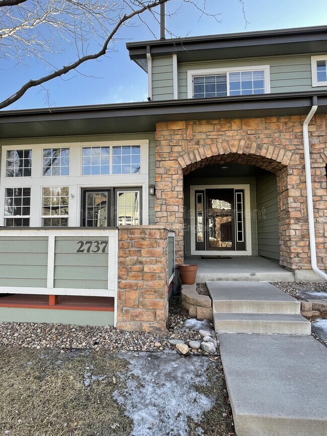 Building Photo - 2737 W Greens Dr