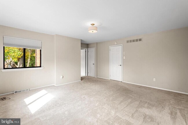 Building Photo - 201 Fairfax Ct