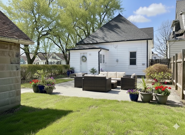 Building Photo - Move in by November 30th… and pay NO RENT ...