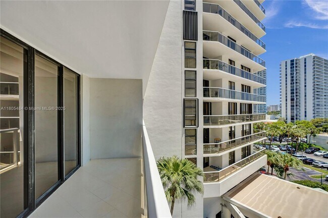 Building Photo - 20281 E Country Club Dr