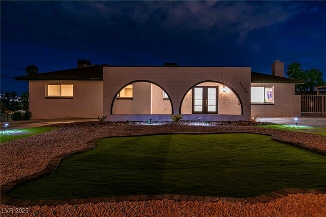 Building Photo - 3485 Shamrock Ave