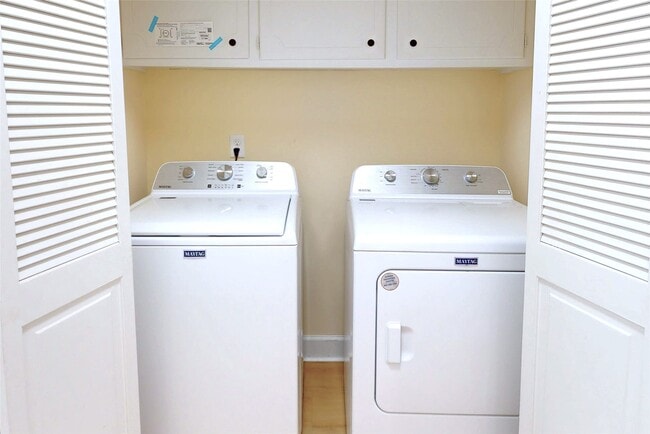 Building Photo - 5731 S Braeswood Blvd