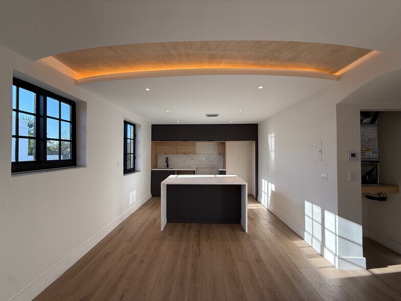 Building Photo - 1716 SW 11th St