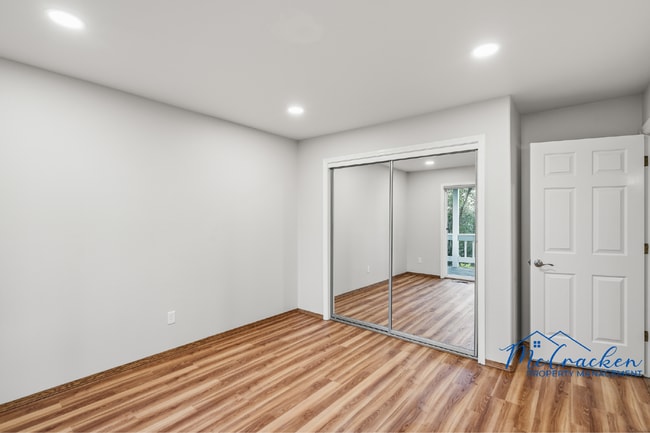 Building Photo - 525 Ashland Loop Rd