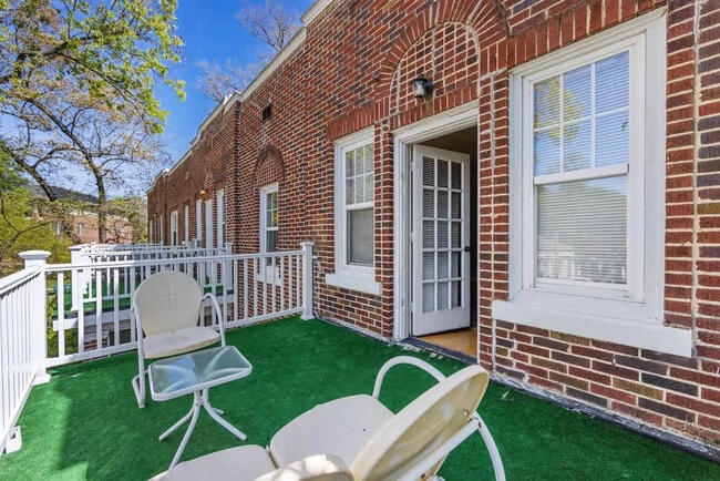 Building Photo - 2101 Kirkwood Ave