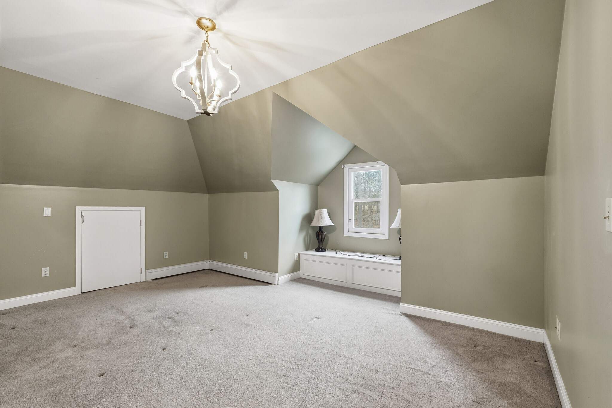 Building Photo - 11 Oakdale Mnr