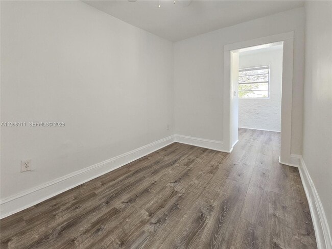 Building Photo - 2007 SW 10th St