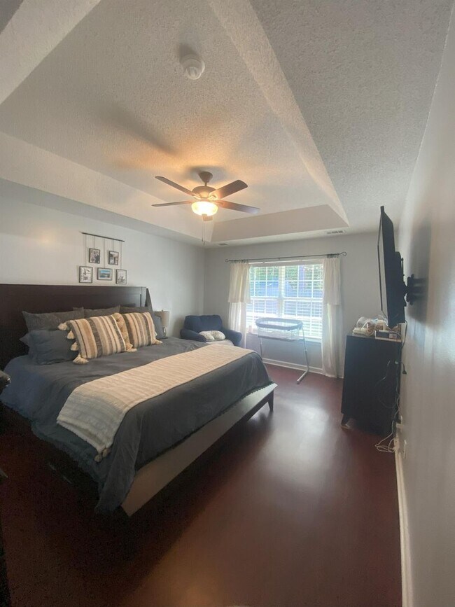 Building Photo - Beautiful 3 Bedroom Home with Fireplace & Private Backyard in Pooler