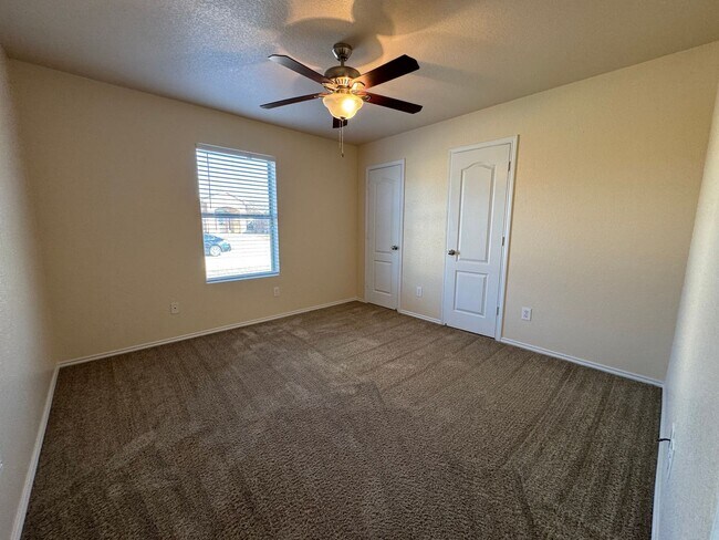 Building Photo - 9901 Diana Dr