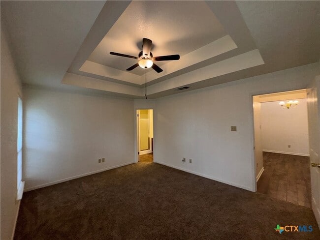 Building Photo - 1801 Thomas Ct