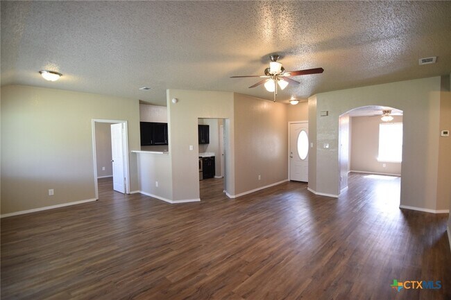 Building Photo - 4201 Bluestem Ln