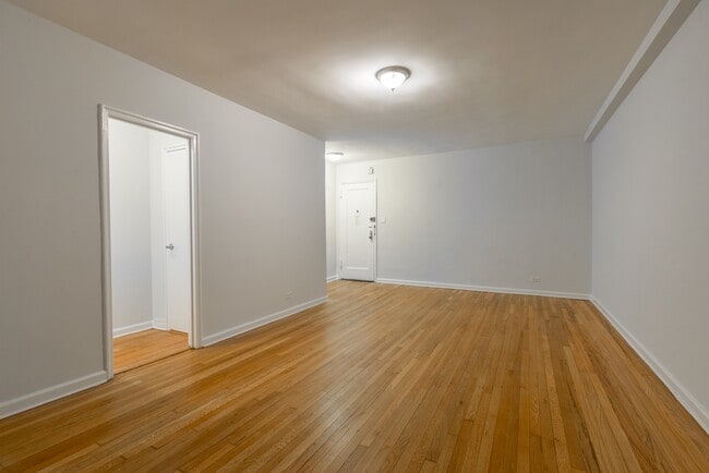 Living Space 2 - 110 W 15th St