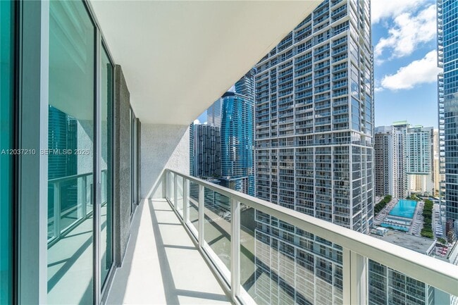 Building Photo - 500 Brickell Ave