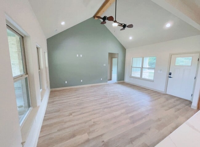 Building Photo - Private 2-Acre Retreat | Custom Home | Gat...