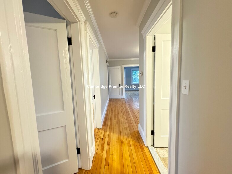 Building Photo - 12 Fairfax St