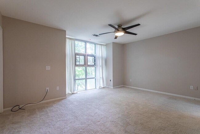 Building Photo - 1214 Cleburne Ave NE