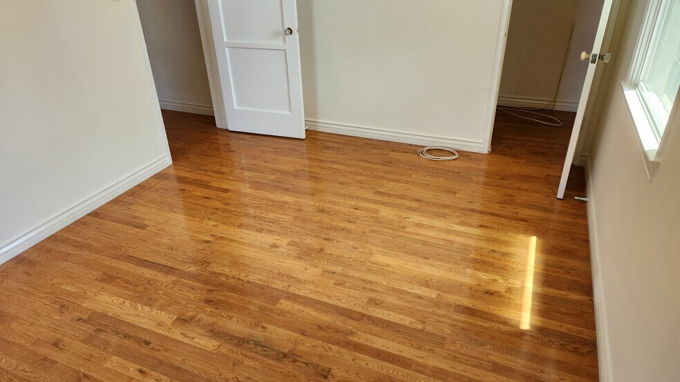BEDROOM FLOORS - 10641 Whipple St