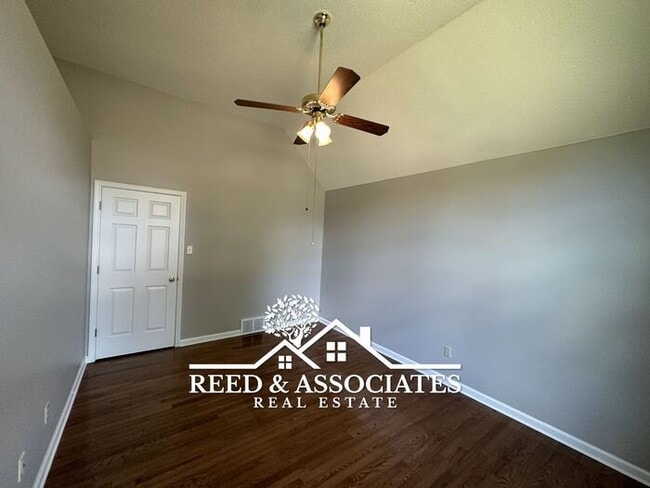 Building Photo - Nice 3 Bedroom in Collierville!