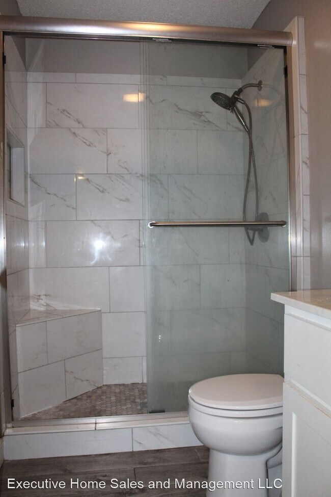 Building Photo - 3 br, 2 bath House - 420 Hunters Creek Dr
