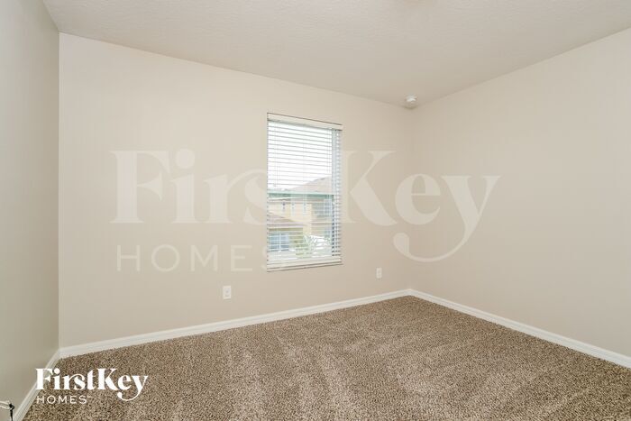 Building Photo - 4877 Rockvale Dr