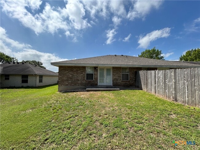 Building Photo - 1642 W County Line Rd