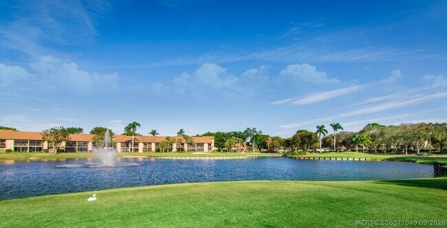 Building Photo - 5355 10th Fairway Dr