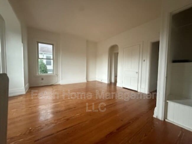 Building Photo - 436 Linden Ave