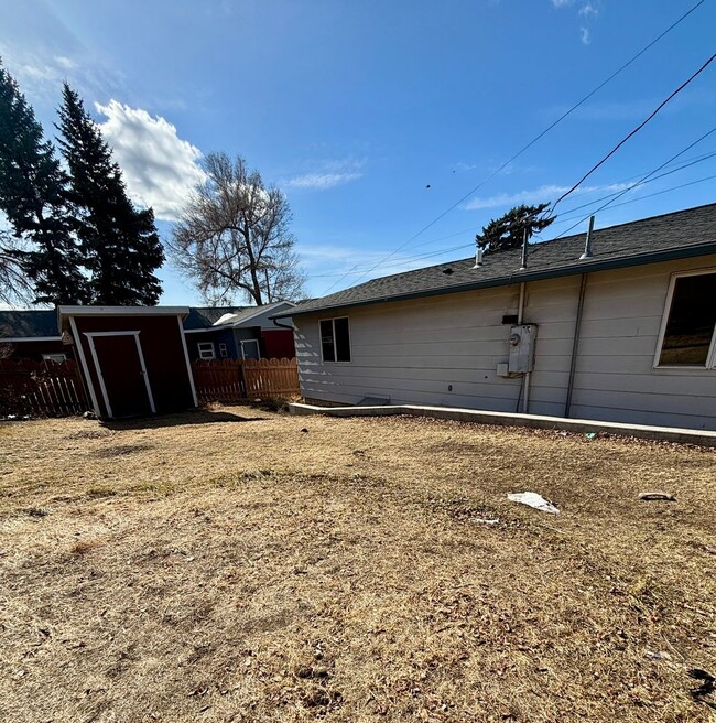 Building Photo - 3 Bed 1 Bath Single Family Home Located in East Helena!