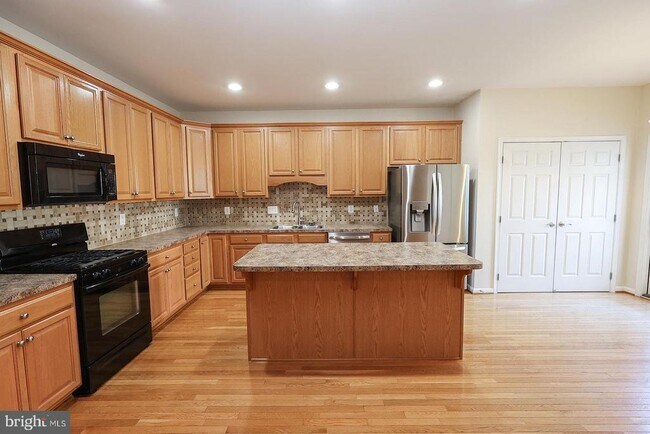 Building Photo - 23305 Hyacinth Ln