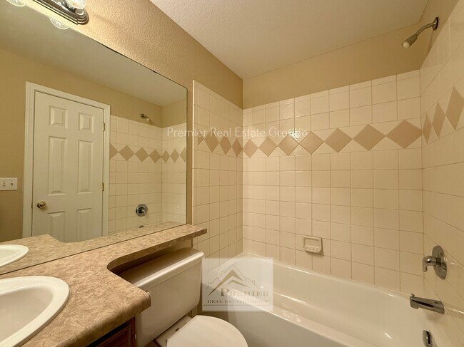 Building Photo - 6769 Ventana Ln