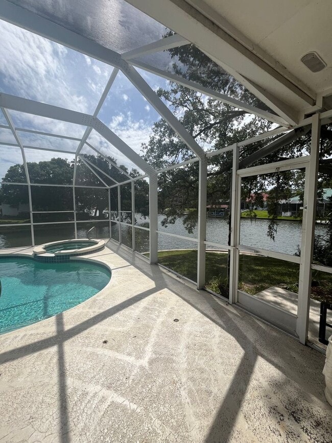 Building Photo - SALT WATER CANAL WITH POOL!!