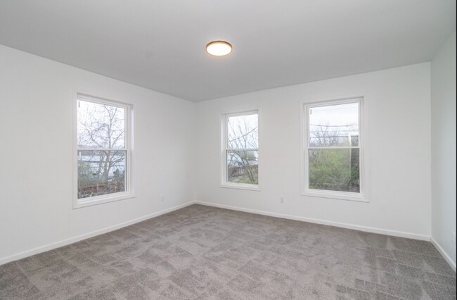 Building Photo - 270 Wortman St