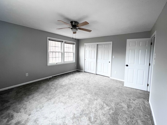 Building Photo - 83 Derryfield Ct