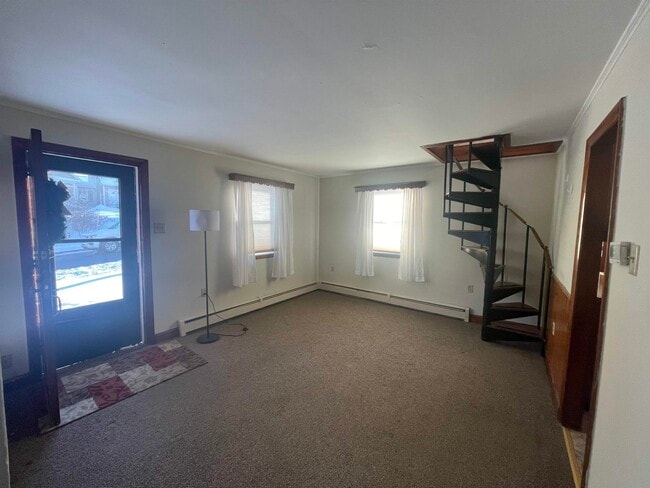 Building Photo - 7 Central Ave