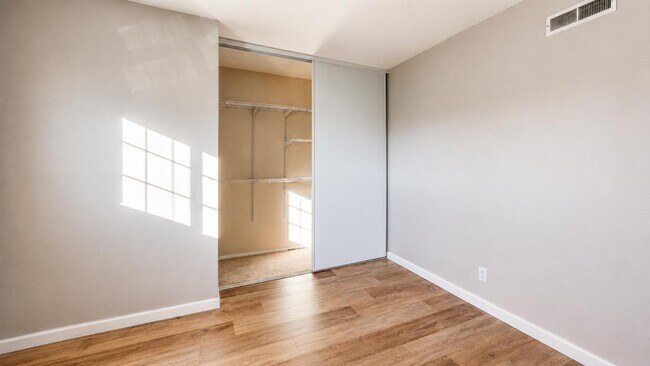 Building Photo - 2132 Forbes Ave