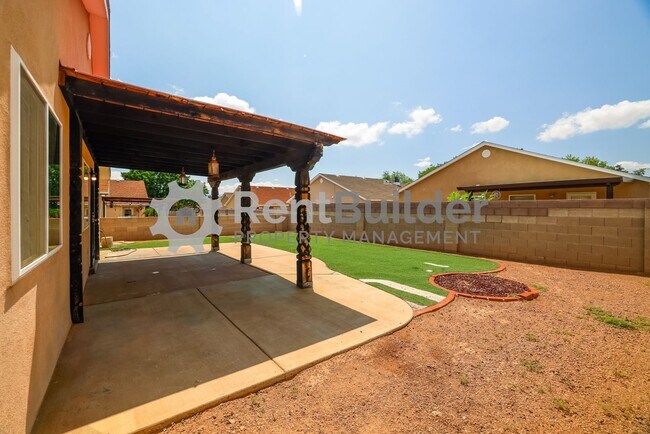 Building Photo - *** LEASE PENDING *** Please apply at your...