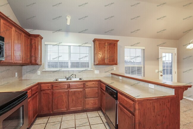 Building Photo - 5325 SE 78th St