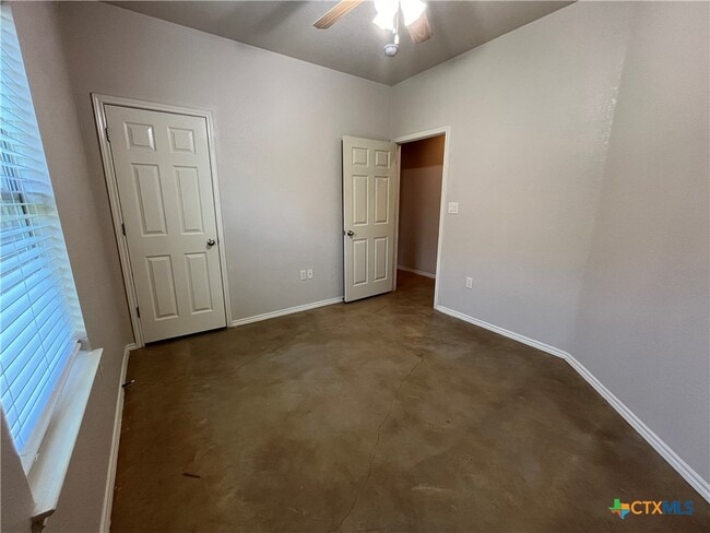 Building Photo - 268 Rosalie Dr