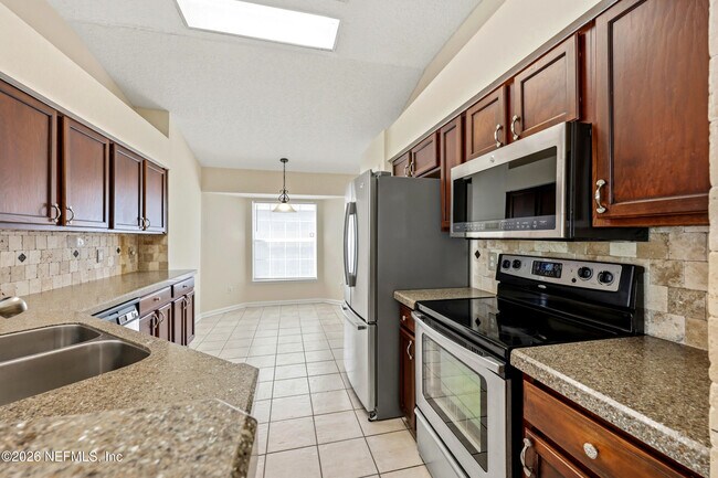 Building Photo - 2928 Waters View Cir